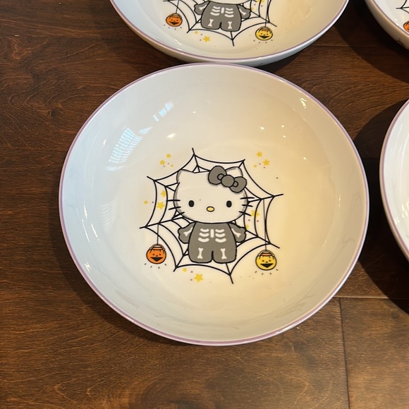 Hello Kitty Halloween Pasta Bowls Set Of 4 Spiderweb Pumpkin New - Picture 2 of 3